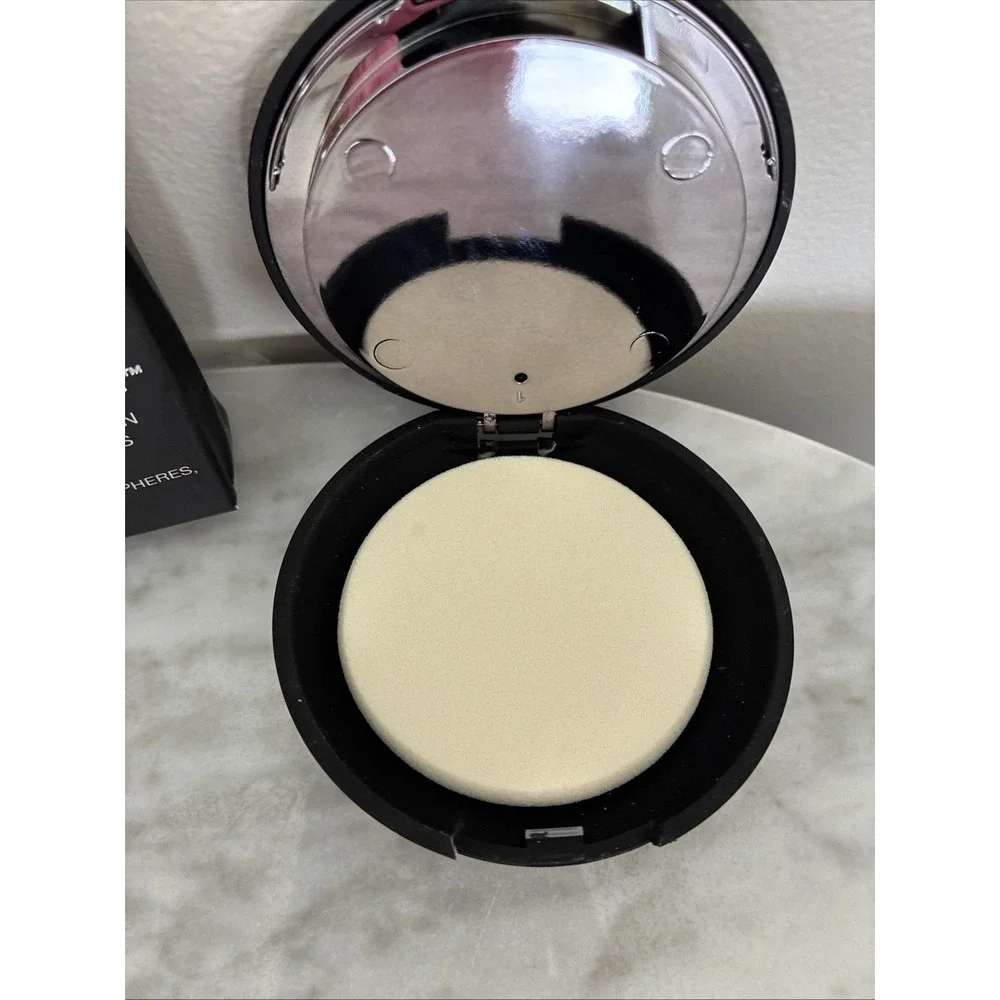 IT Cosmetics Celebration Foundation Anti-Aging Powder - Fair. Damaged Box. Read